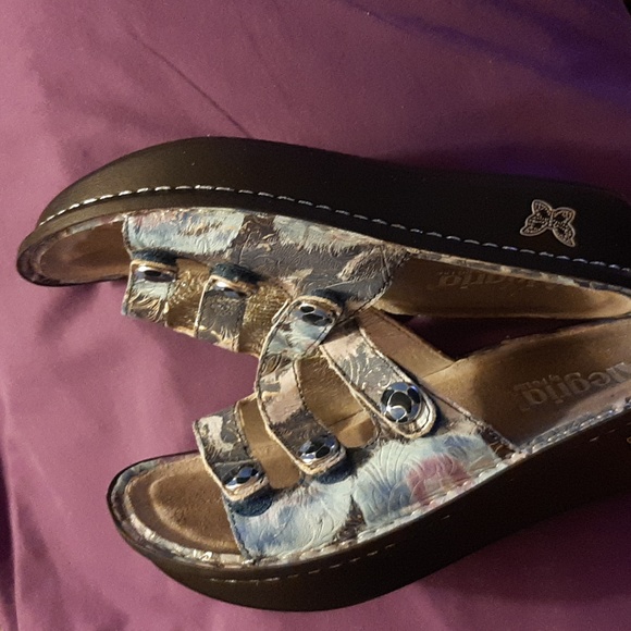 Womens Alegria Butterfly Floral Sandals Size 38 Purple and Blue, Gently worn. - Picture 5 of 6